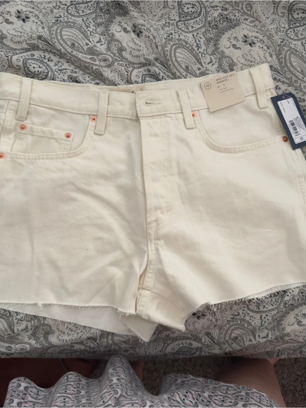 Universal Thread Men’s Khaki Chinos in Cream